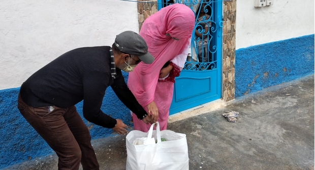 سيدي إفني: انطلاق المرحلة الثانية من عملية توزيع الدعم الغذائي على الأسر المعوزة والمتضررة من حالة الطوارئ الصحية